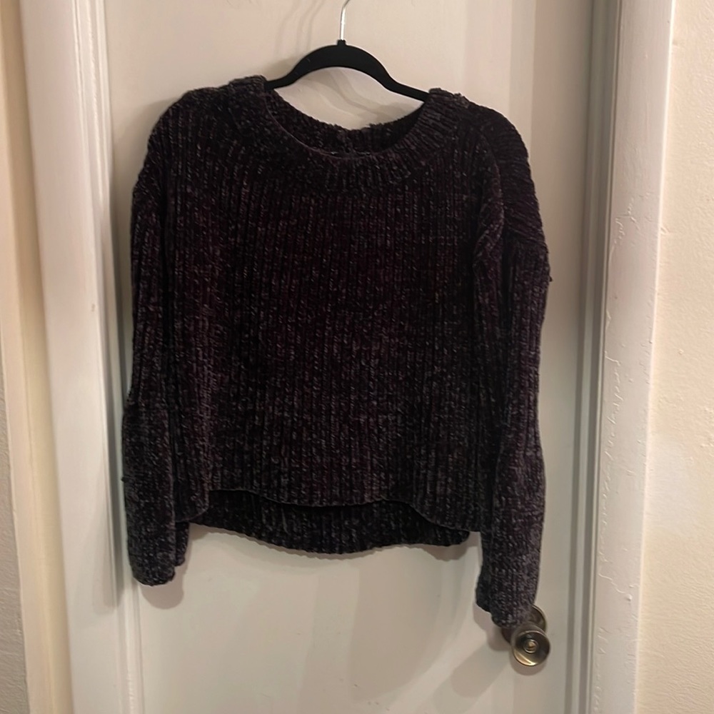 Super Soft Cropped Dark Green Express Sweater with Bell Sleeves